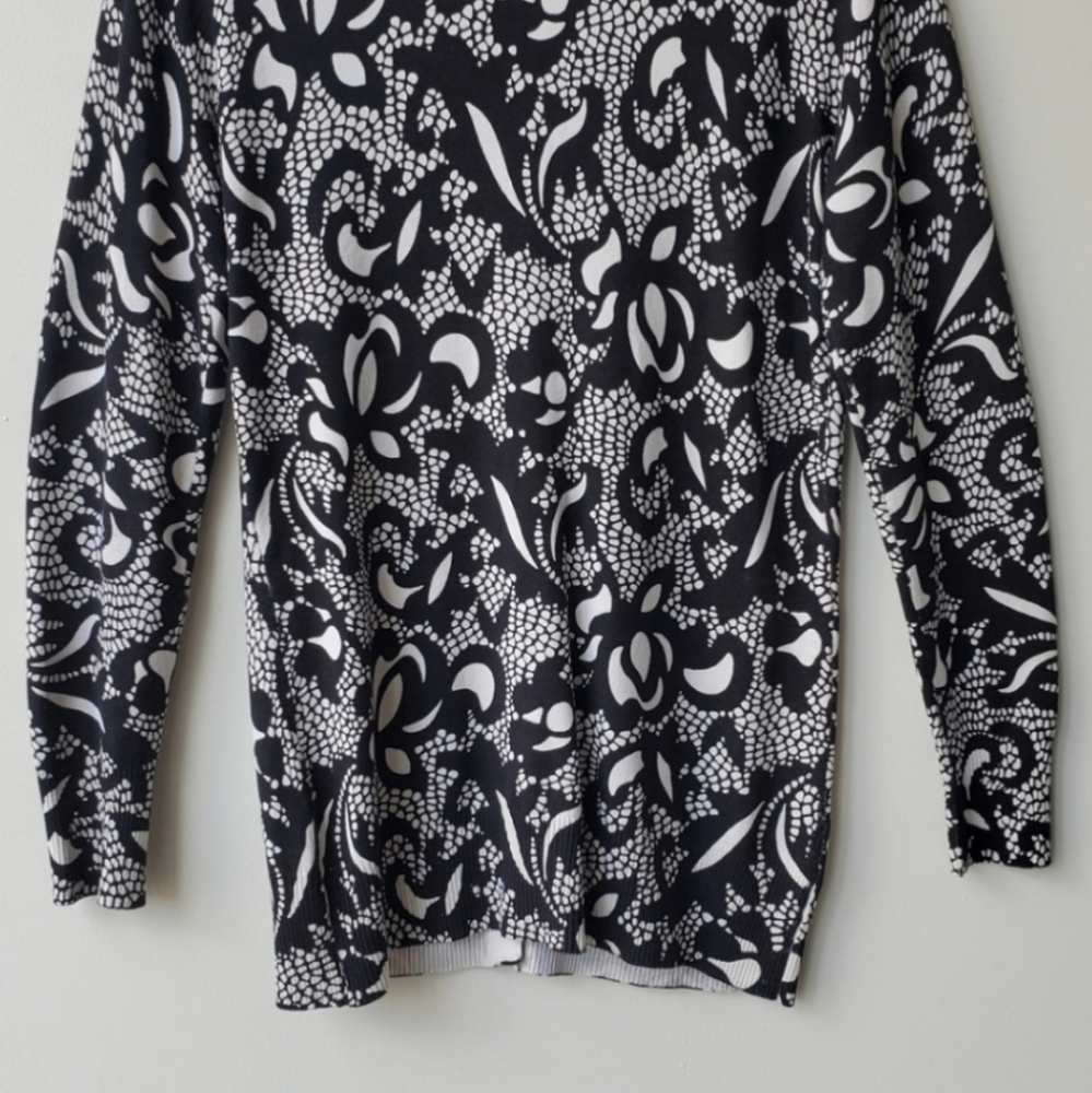 Natori V-neck Button Cardigan Sweater - Picture 8 of 8